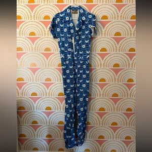 Big bud press daisy chain blue short sleeve jumpsuit in small